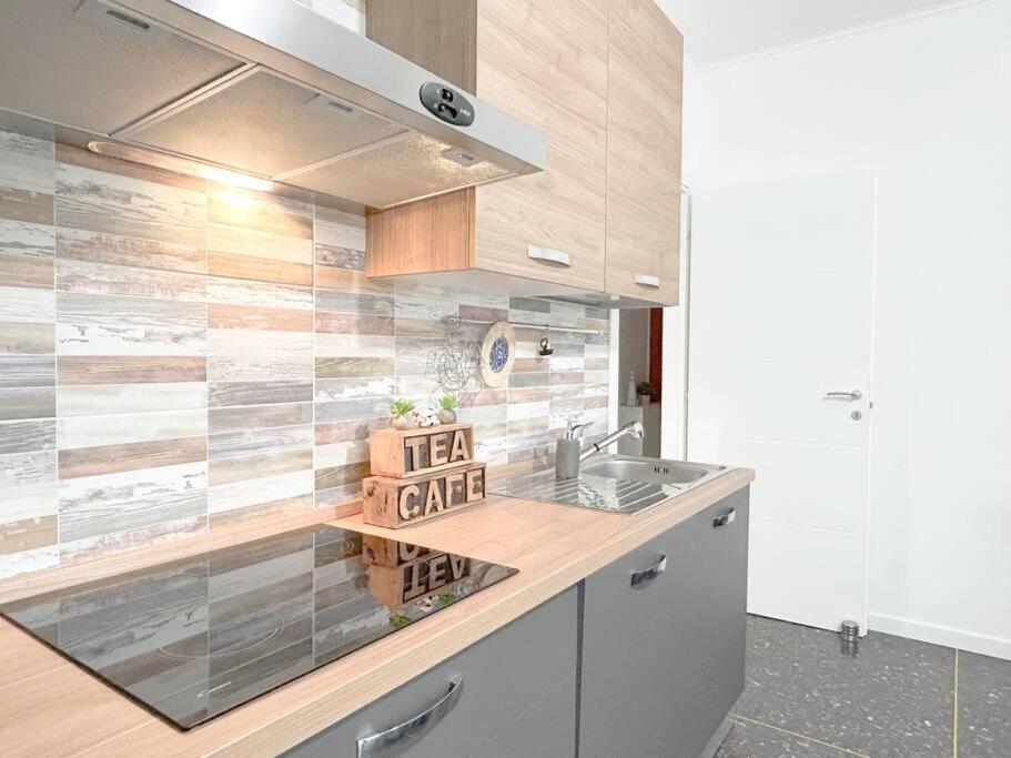 Free Parking - Elegante Casa Con Wifi -Smarttv Apartment Savona Exterior photo